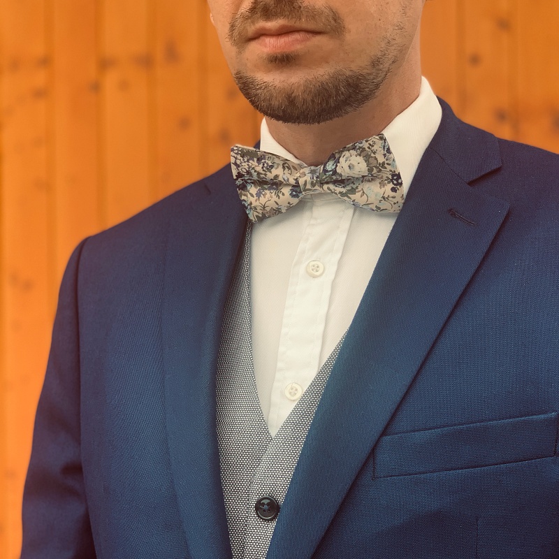 Béžový pánský motýlek Flower 