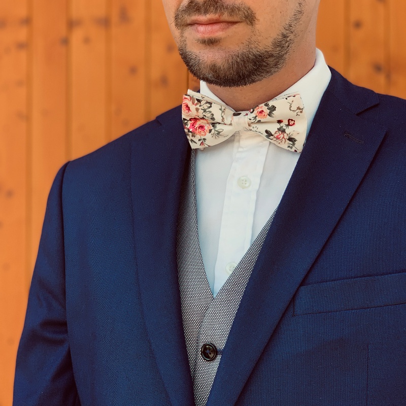 Bílý pánský motýlek Růže 