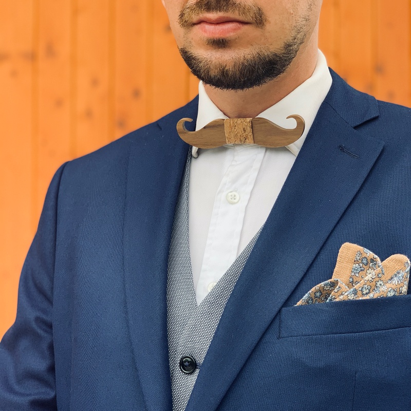 Dřevěný pánský motýlek Knír Korek 