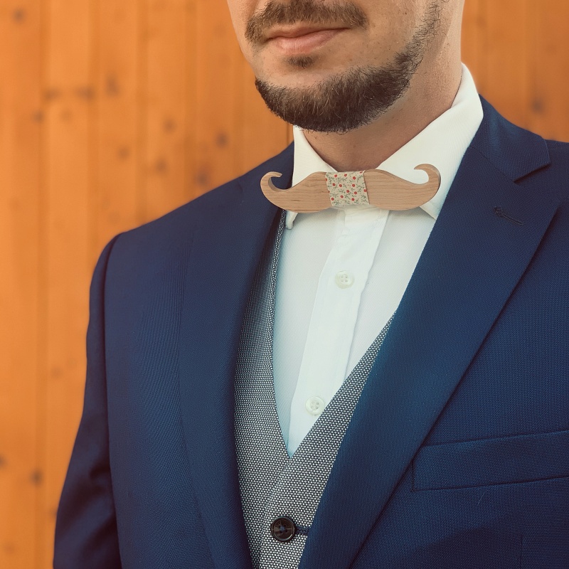 Dřevěný pánský motýlek Knír Květiny 