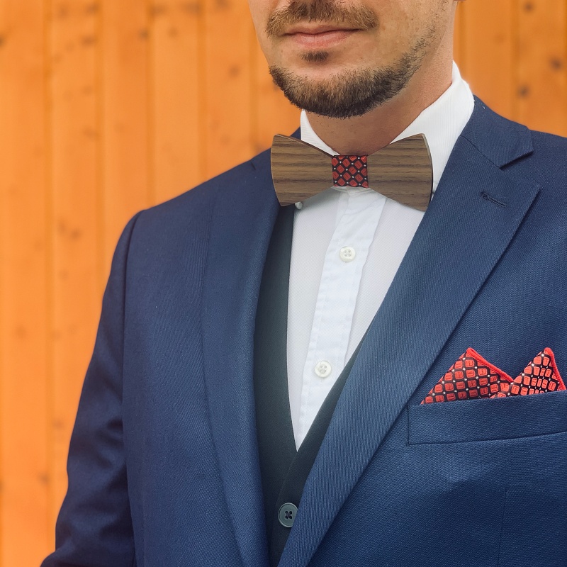 Dřevěný červený set - motýlek Classic Shape + manžetové knoflíčky + kapesník