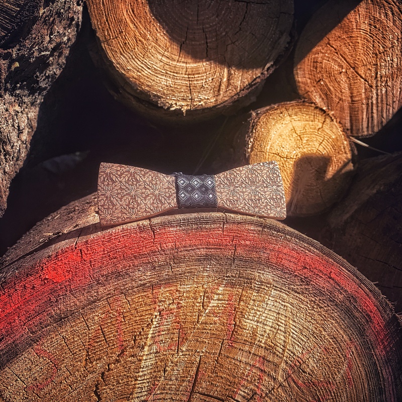 Dřevěný pánský motýlek Floral stars 