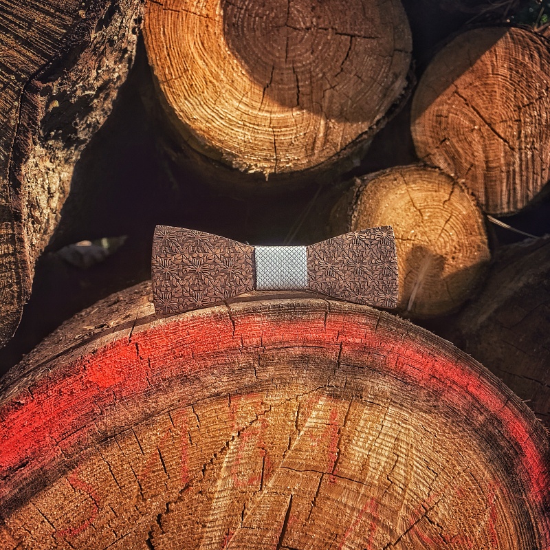 Dřevěný pánský motýlek Floral plaid 