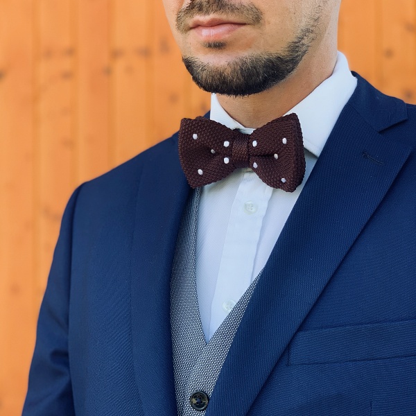 Hnědý pánský motýlek Knit Dot