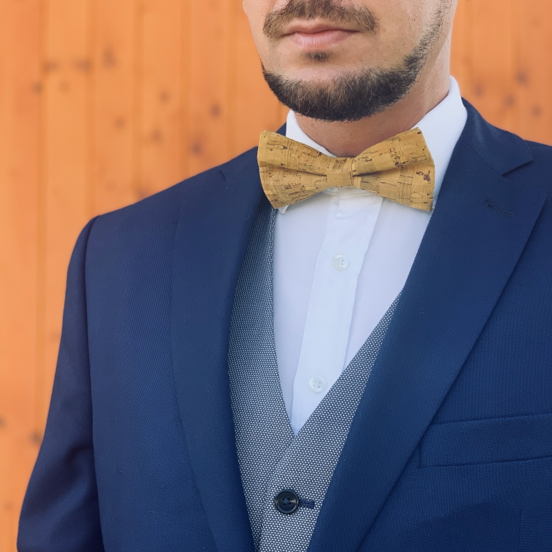 Žlutý pánský motýlek Korek