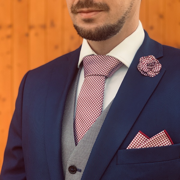 Červený set Houndstooth - kravata, kapesník a manžetové knoflíčky + brož 