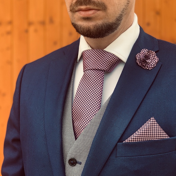 Růžový set Houndstooth - kravata, kapesník a manžetové knoflíčky + brož 