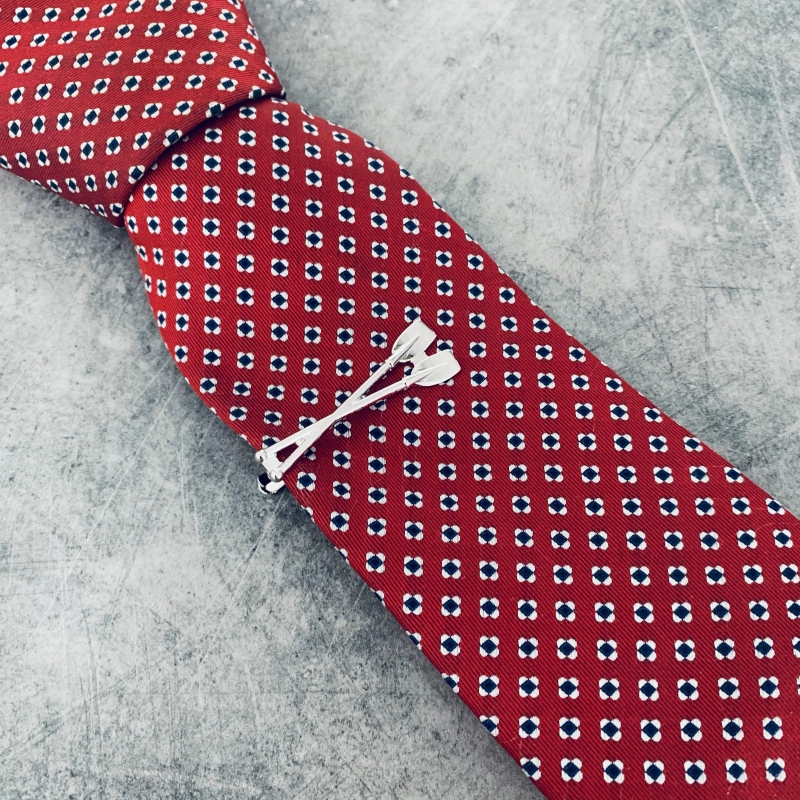 Stříbrná spona na kravatu Pádla 