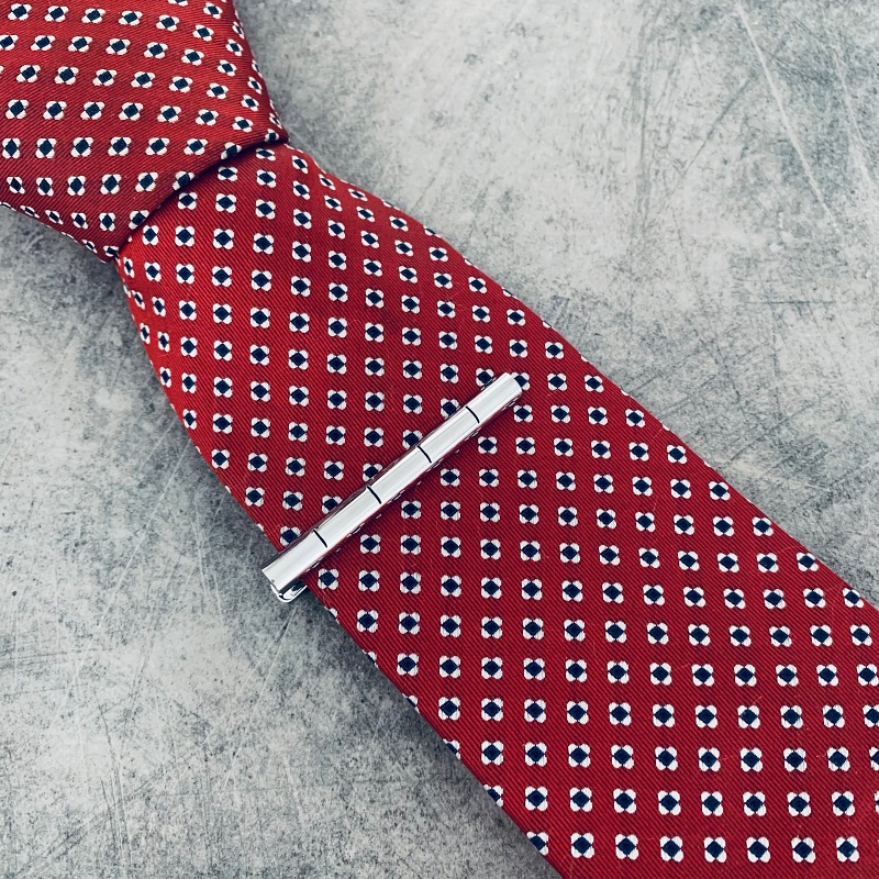 Spona na kravatu 4 Incision