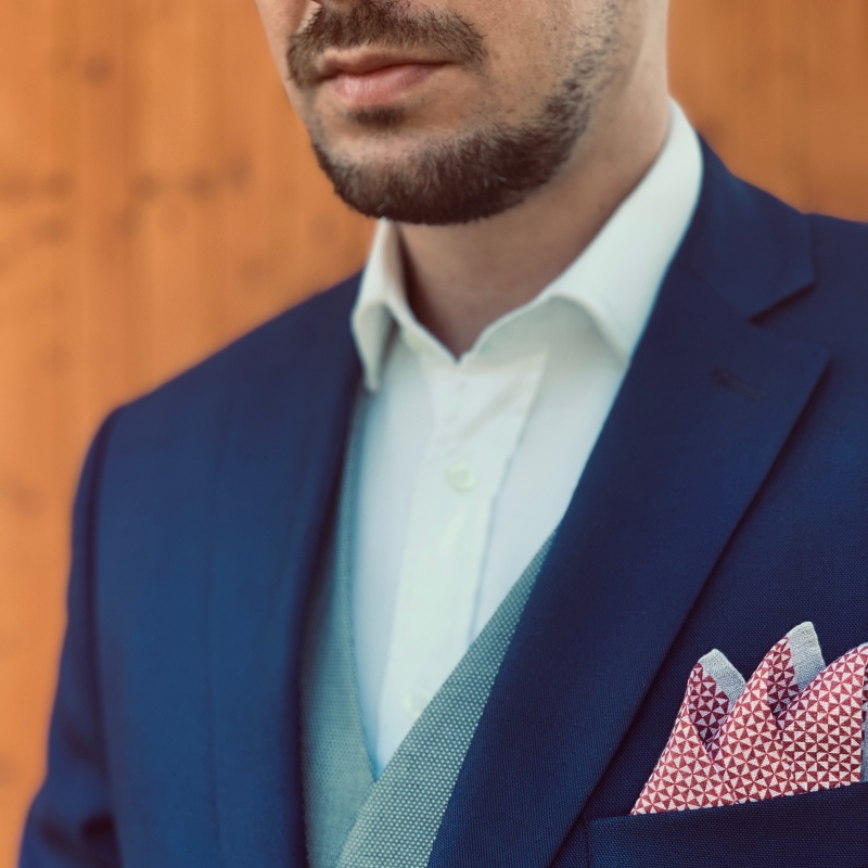 Červeno - bílý kapesník do saka Blažek Triangle