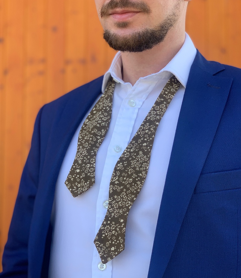 Zelený vázací motýlek Flowers