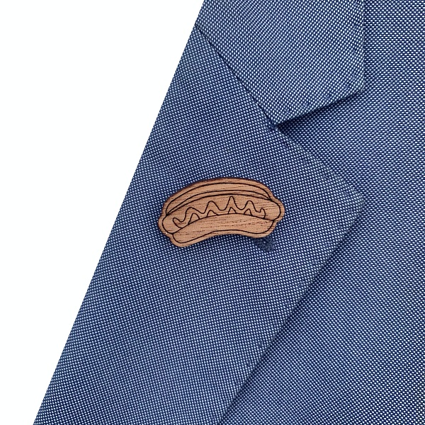 Dřevěná brož Hot dog 