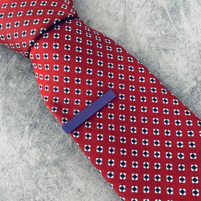 Fialová matná spona na kravatu Matte - 4 cm 