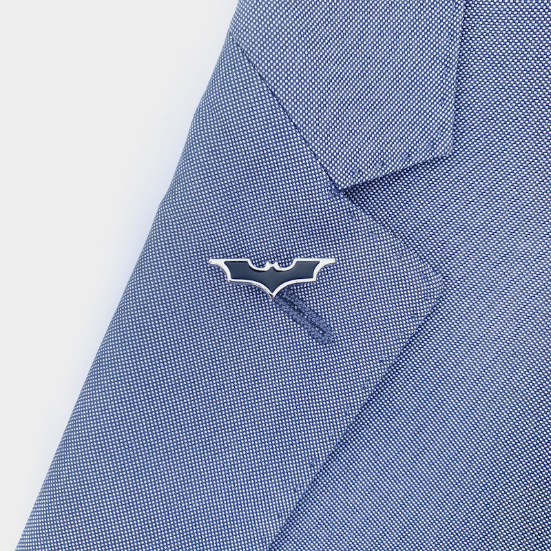Stříbrná brož Batman logo