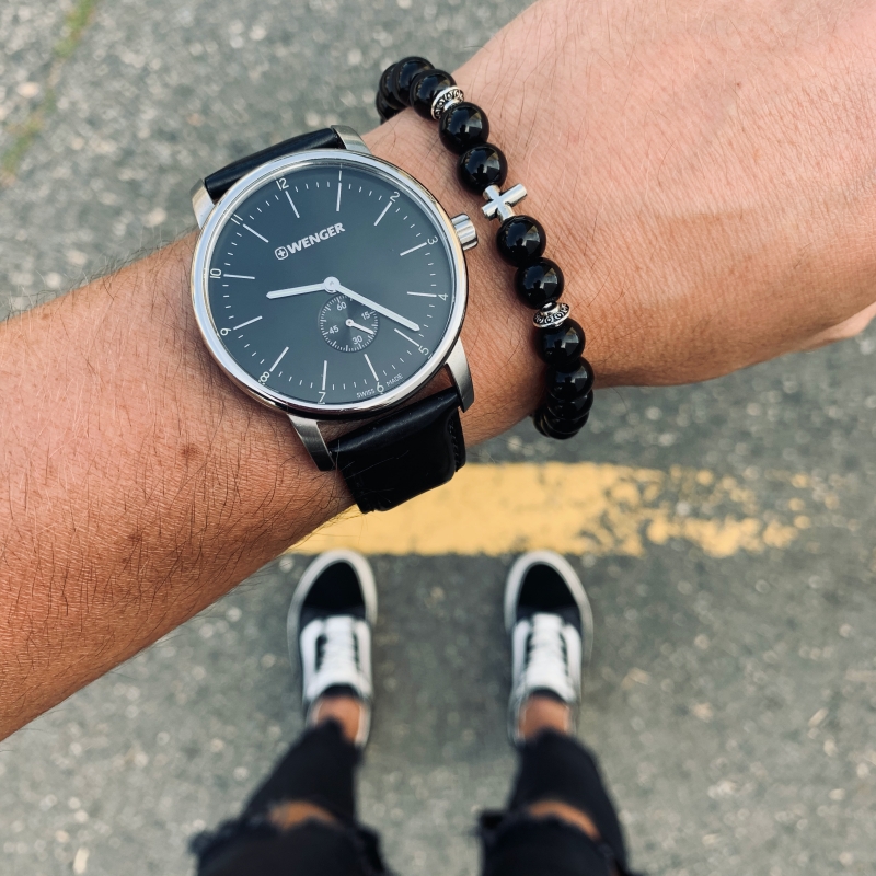 Černý náramek Křížek 