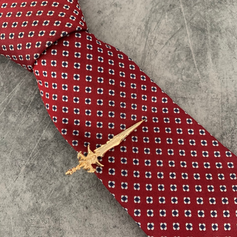 Zlatá spona na kravatu Meč 