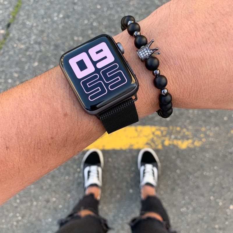 Matně černý náramek šedá Královská koruna