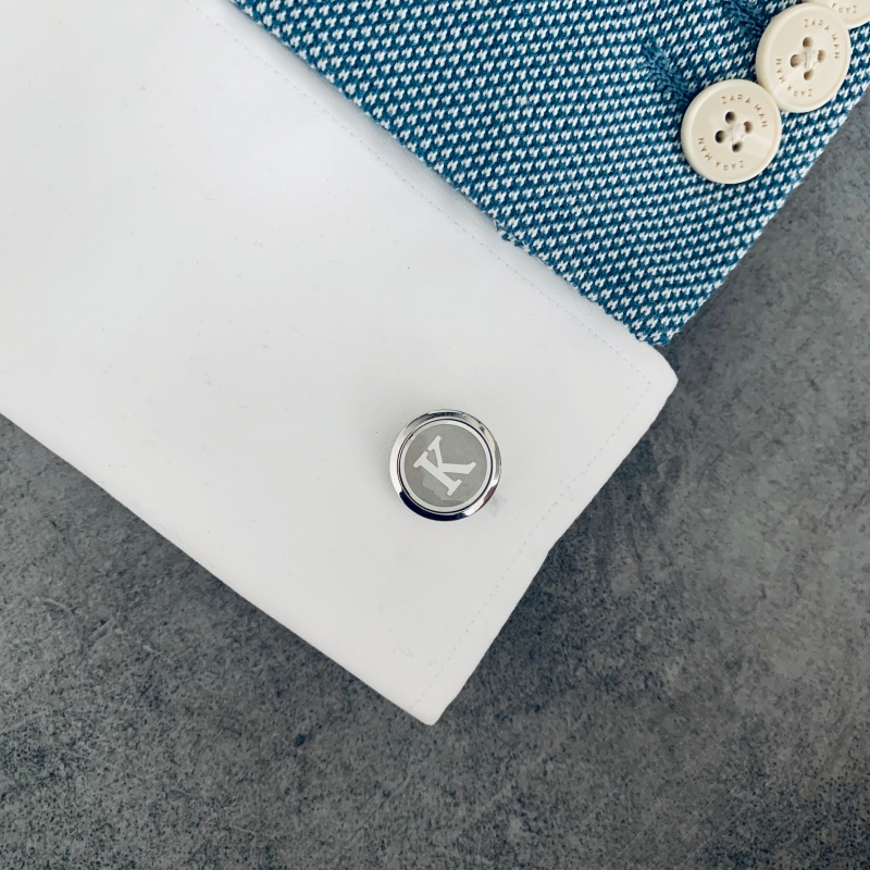 Stříbrný set - spona na kravatu a manžetové knoflíčky Iniciál K