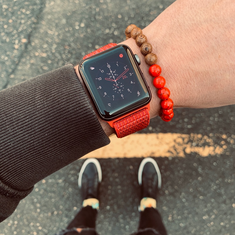 Červeno - hnědý náramek Wood 50