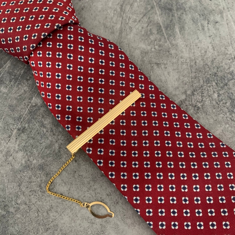 Zlatá spona na kravatu Lines