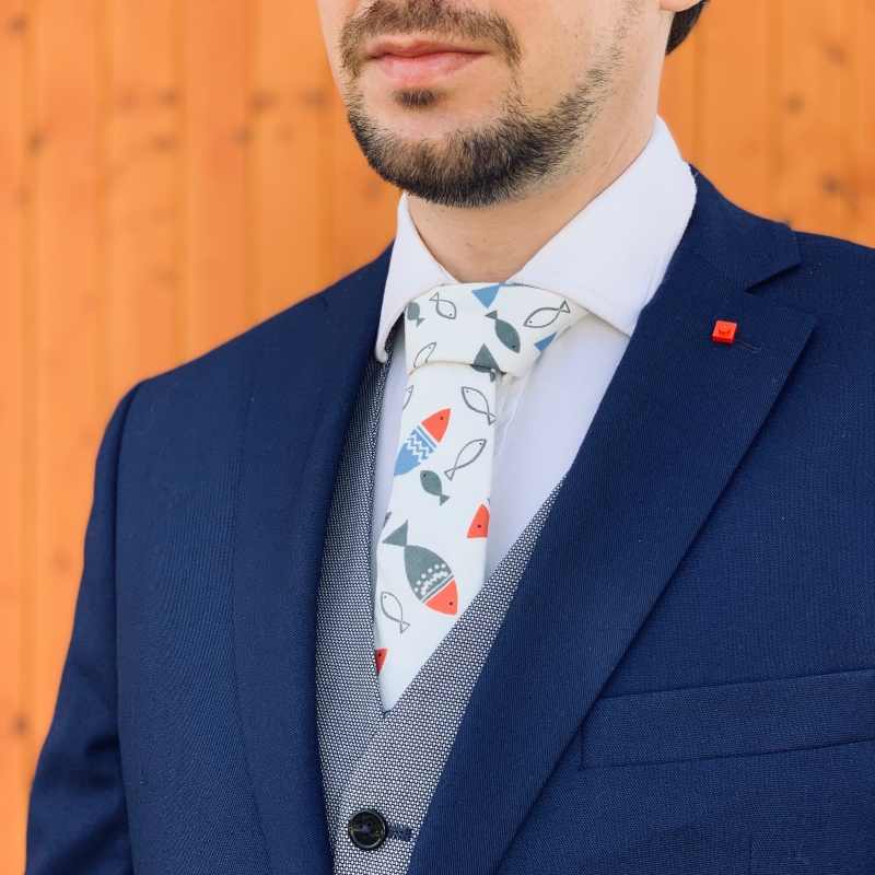Bílá kravata Ryby 
