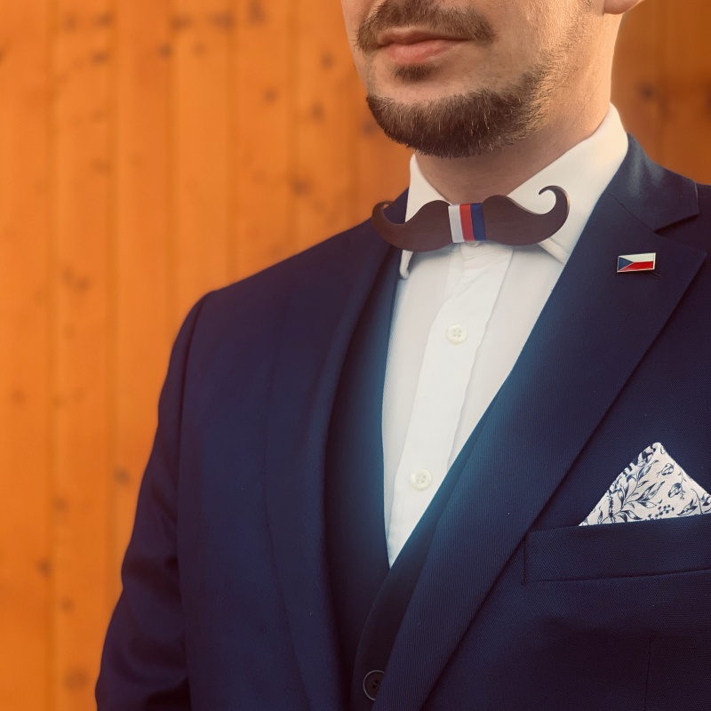 Dřevěný pánský motýlek Knír Česko 