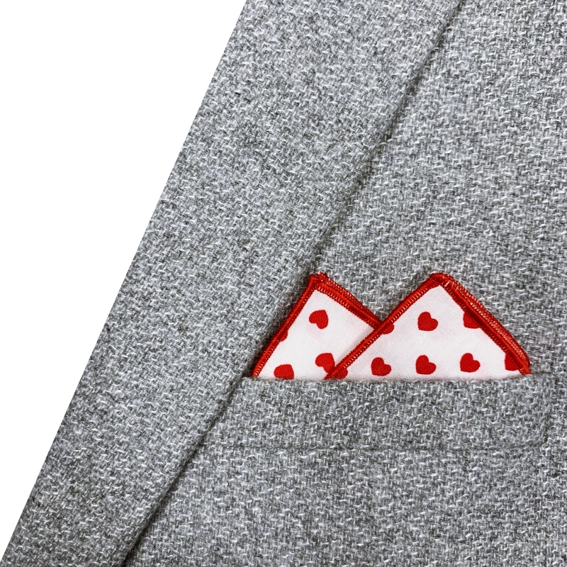 Bílo - červený kapesník do saka Srdce 