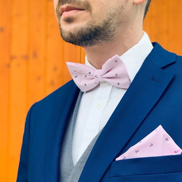 Růžový motýlek Kotva