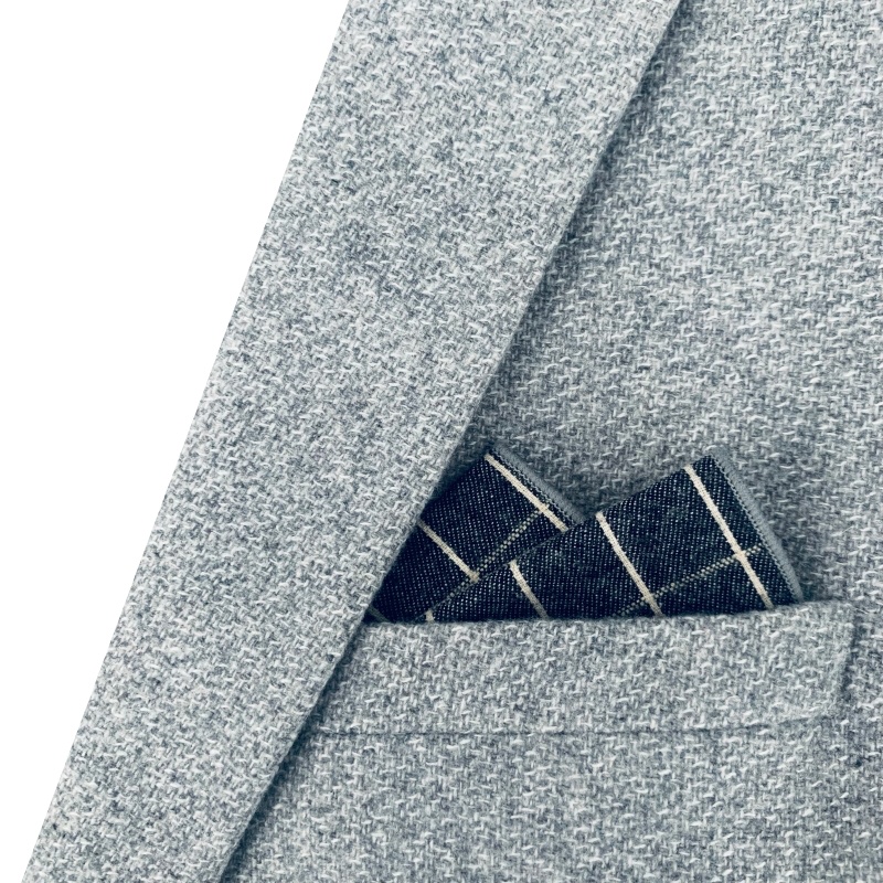 Šedý kapesníček do saka Cotton Mříž