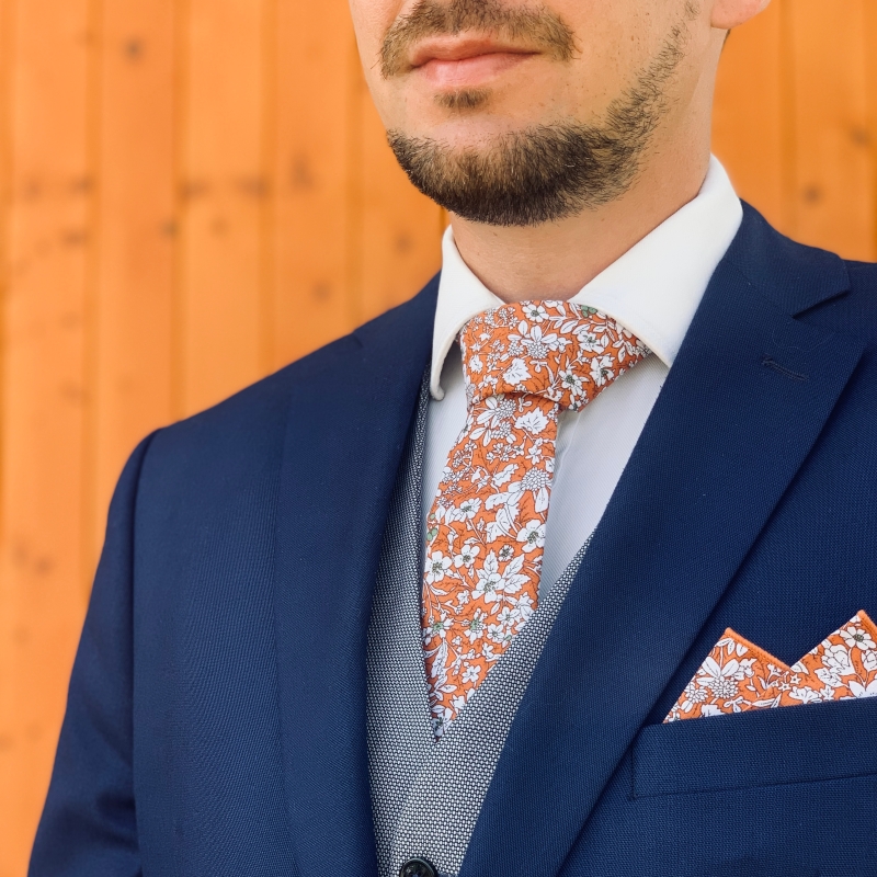 Oranžový set kravata, motýlek a kapesník Flower 