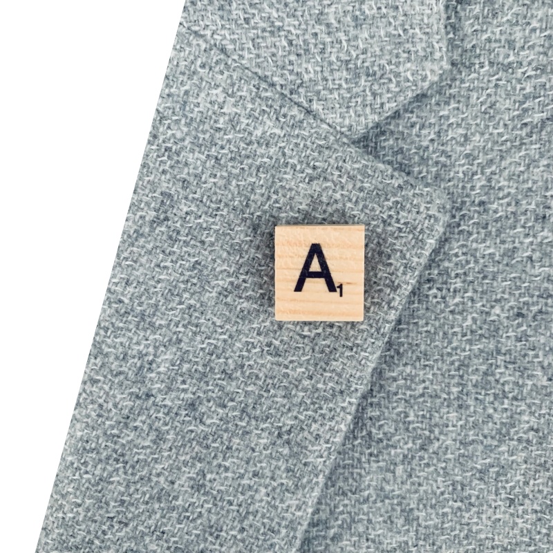 Brož Scrabble písmeno A 