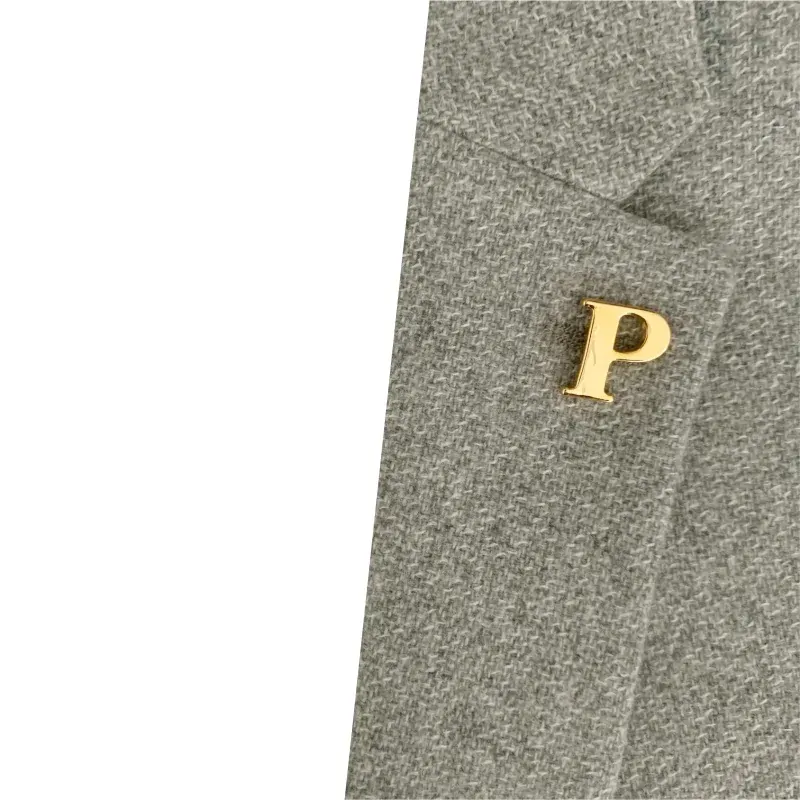 Zlatá brož písmeno P