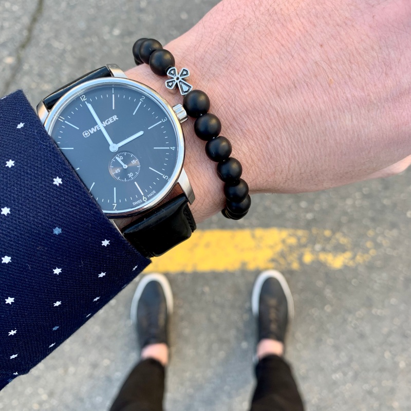 Matně černý náramek Velký stříbrný kříž 