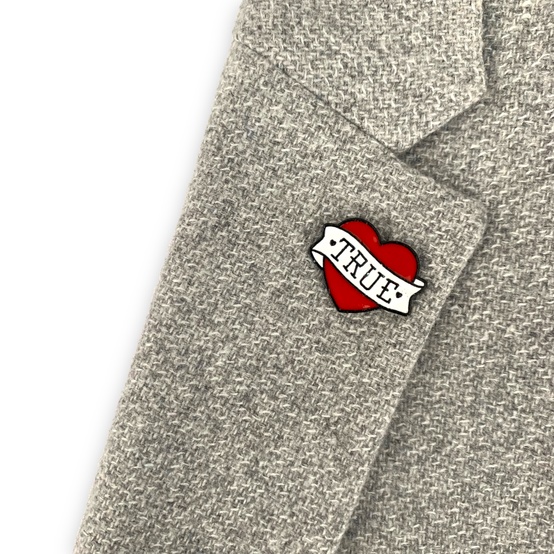 Brož Srdce s nápisem True 