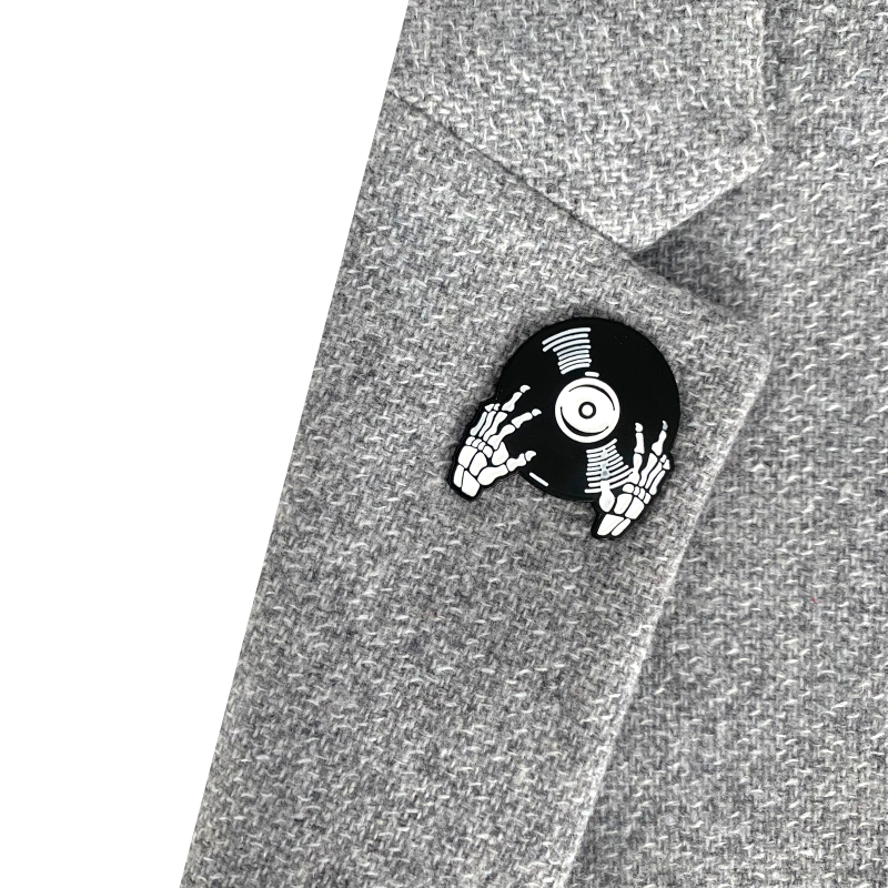 Brož Vinylová deska s kostlivcem