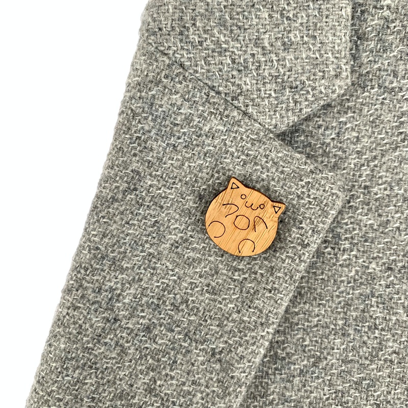 Dřevěná brož Tlustá kočka 