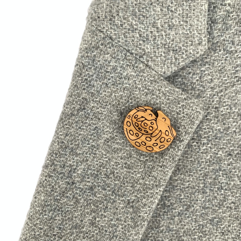 Dřevěná brož Srnka s malým 