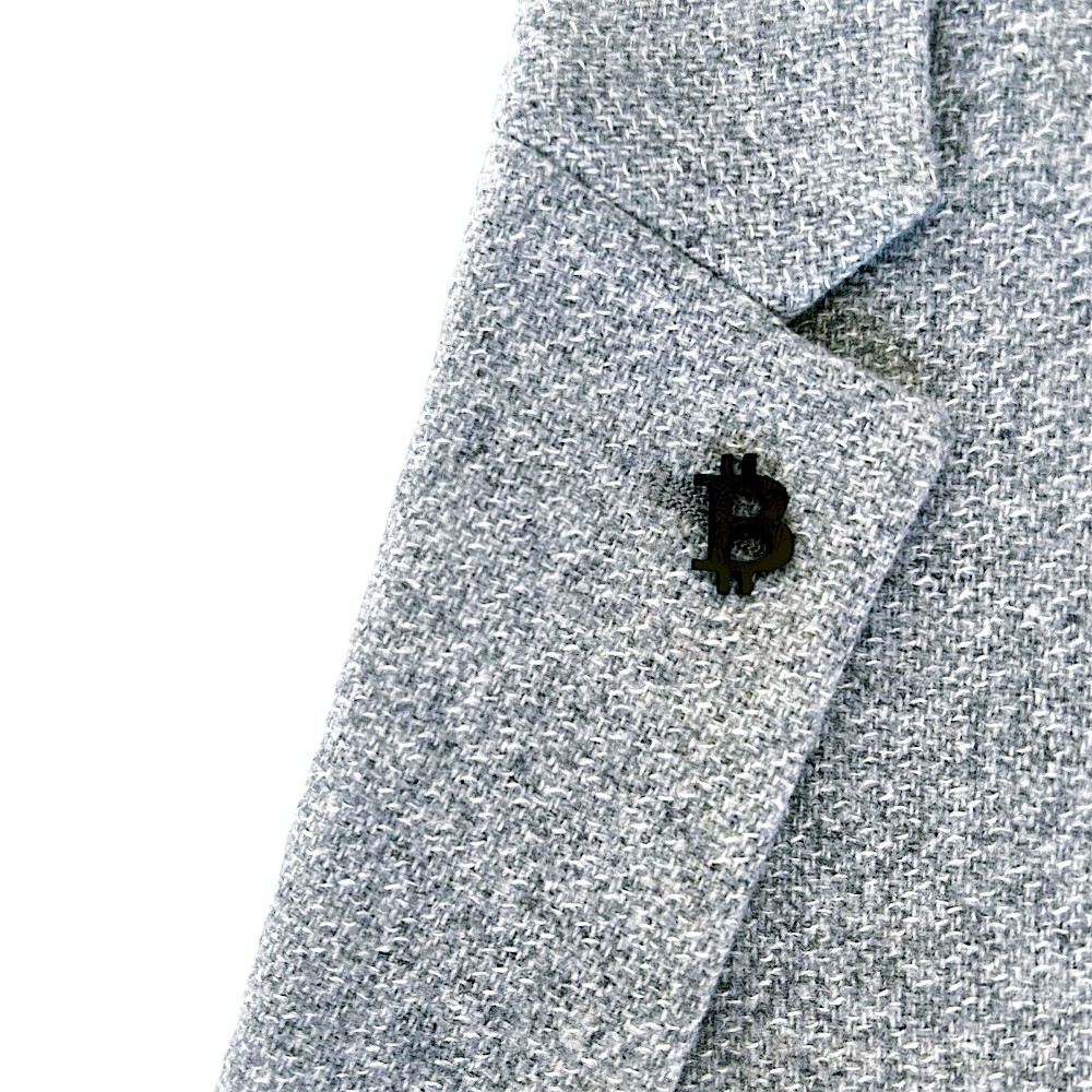 Černá brož Bitcoin symbol 