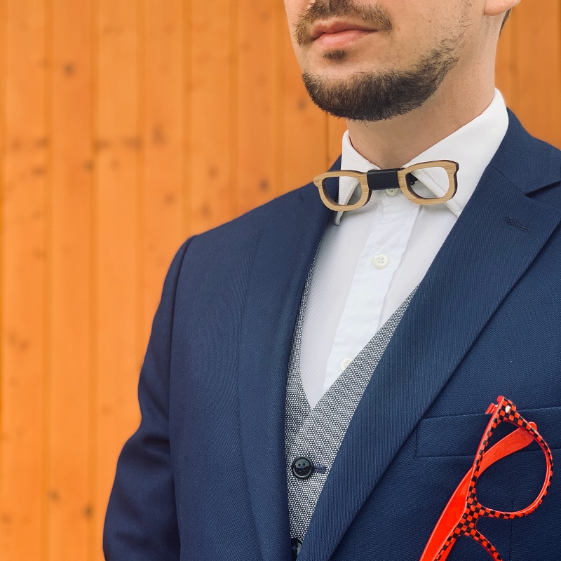 Dřevěný pánský motýlek Čiré brýle