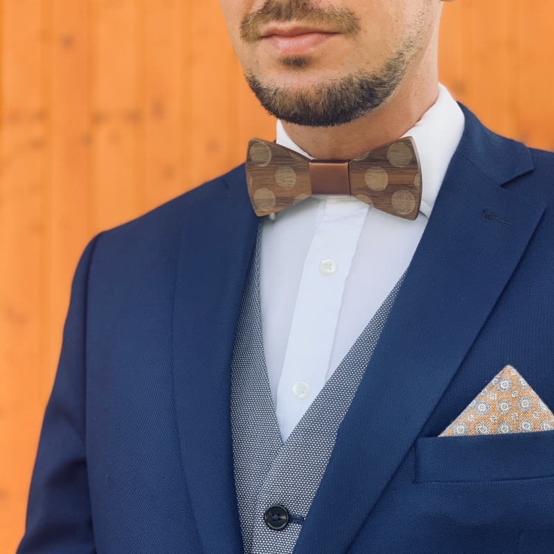 Dřevěný pánský motýlek Puntík Leather bronz 