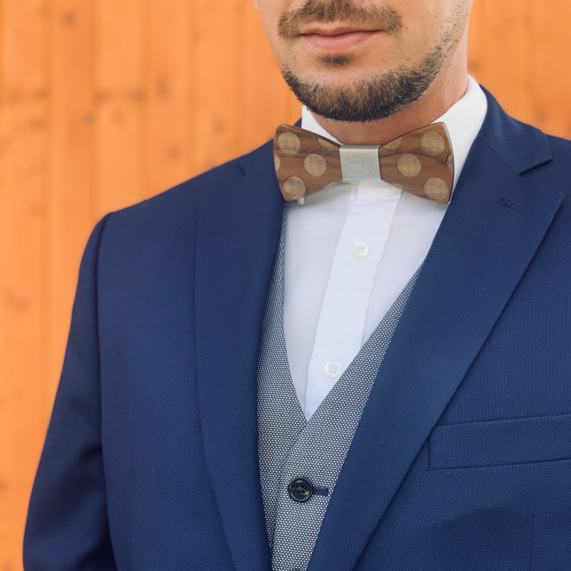 Dřevěný pánský motýlek Puntík Leather kostičky