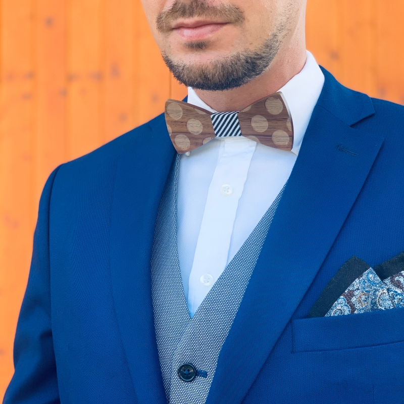 Dřevěný pánský motýlek Puntík Pruhy černo - bílé