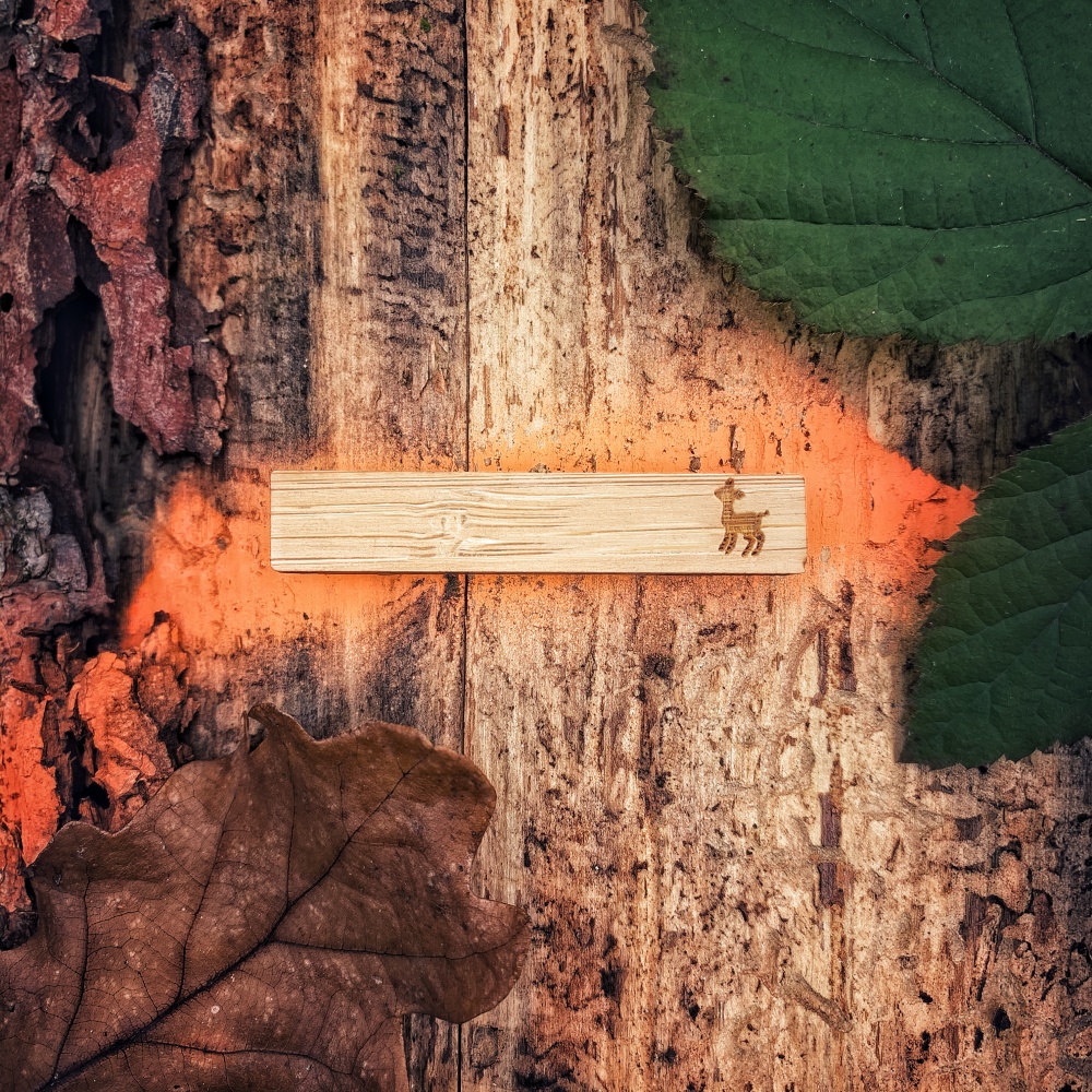 Dřevěná spona na kravatu Srnka 