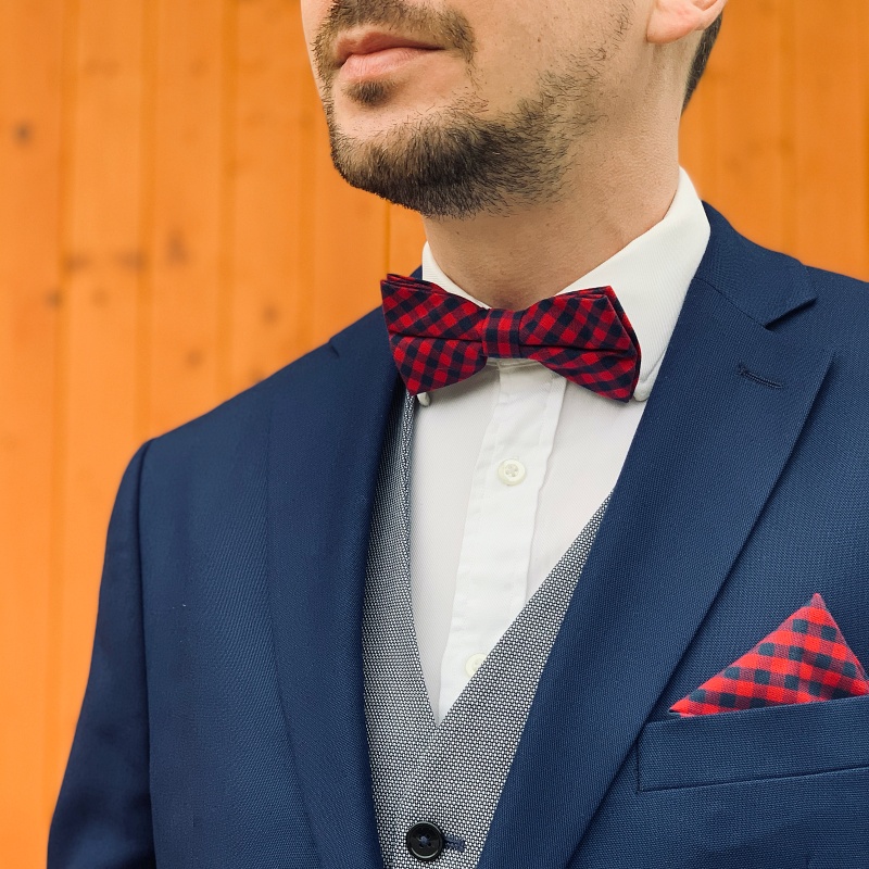 Modro - červený set kravata, motýlek a kapesník Kostky