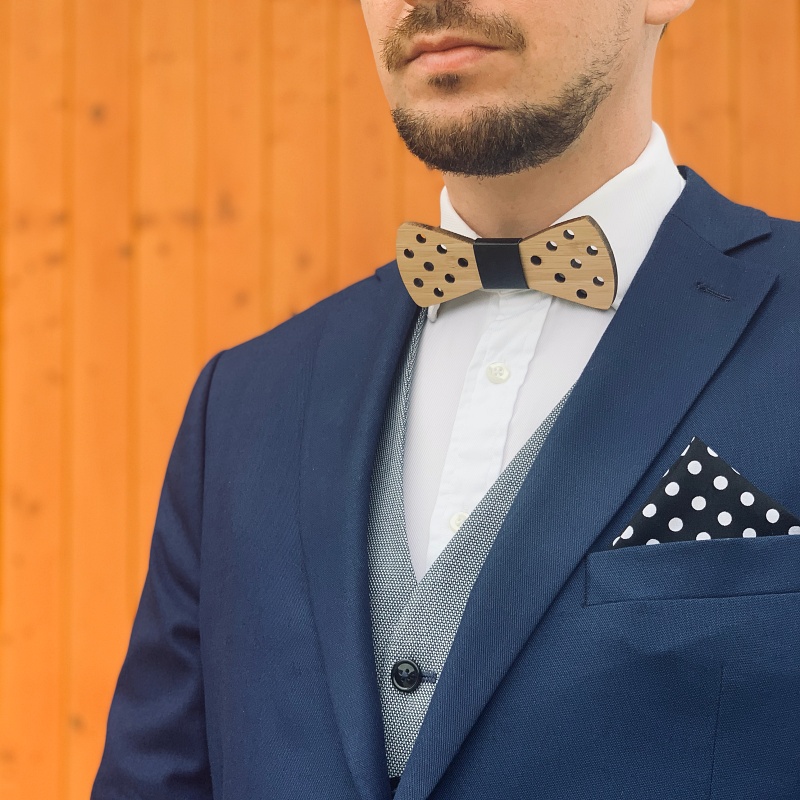 Dřevěný pánský motýlek Dot Leather