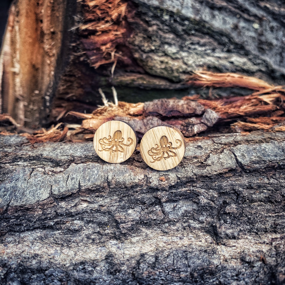 Dřevěné manžetové knoflíčky Chobotnice