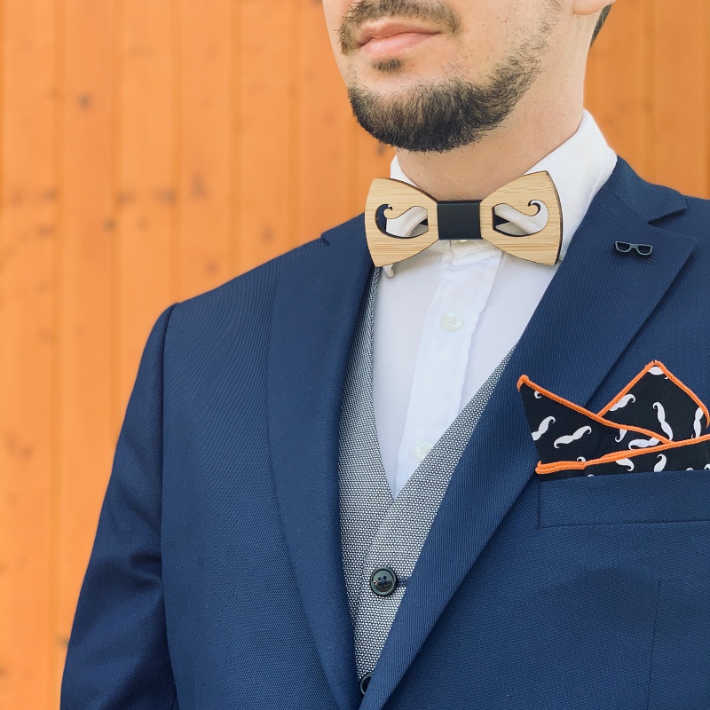 Dřevěný pánský motýlek Knírek