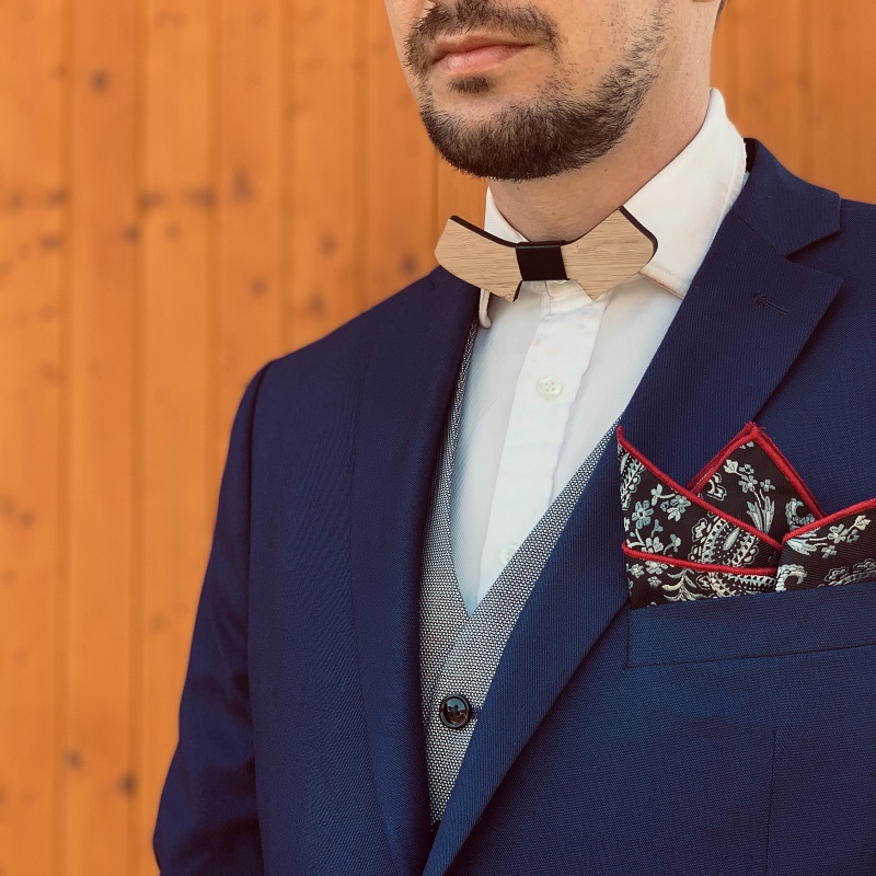 Dřevěný pánský motýlek Límeček