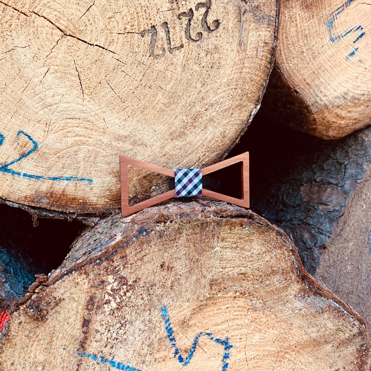 Dřevěný pánský motýlek Mahoosive Vrtule - kostky