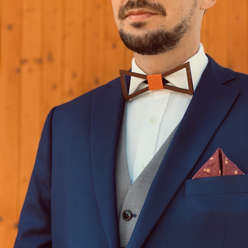 Dřevěný pánský motýlek Mahoosive Vrtule - oranžová 